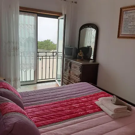 Maria Ines House Nazaré