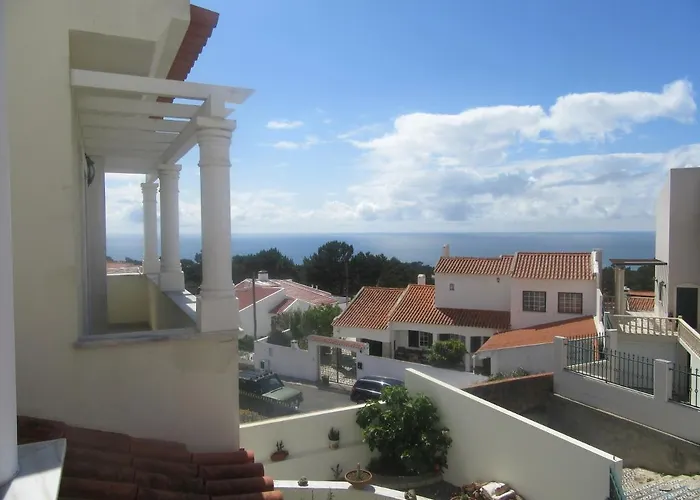 Maria Ines House נאזרה