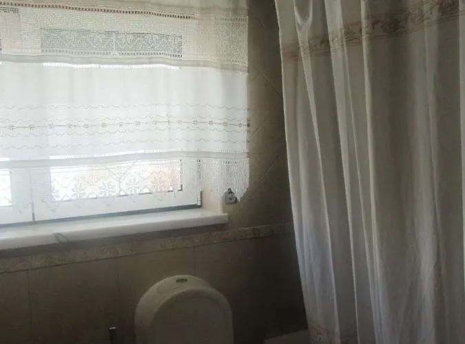 Maria Ines House 3* נאזרה