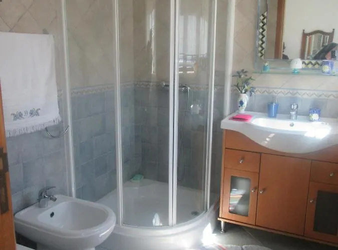 Maria Ines House בית הארחה 3*