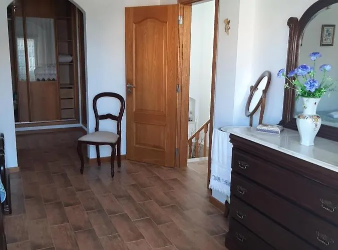 Maria Ines House 3* נאזרה