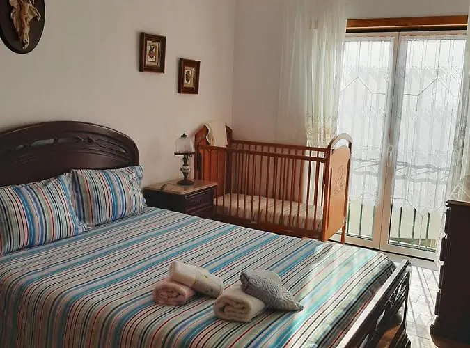 Maria Ines House נאזרה