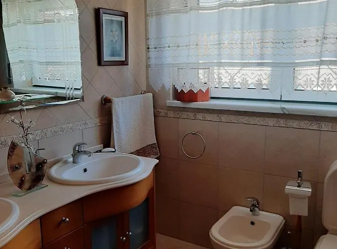 Maria Ines House בית הארחה 3*