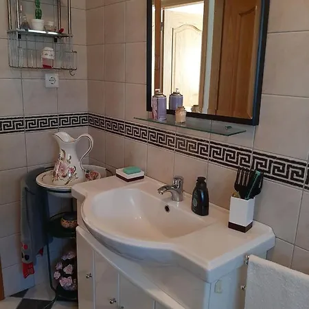 Maria Ines House ナザレ