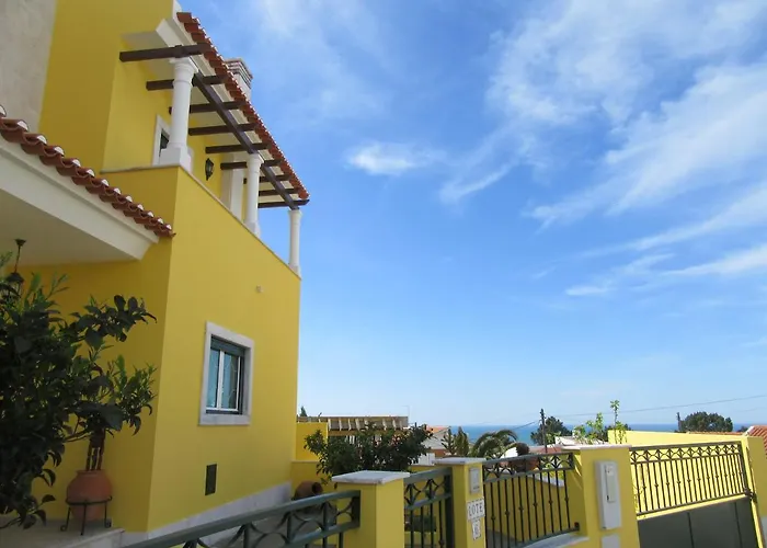 Maria Inês House 3*